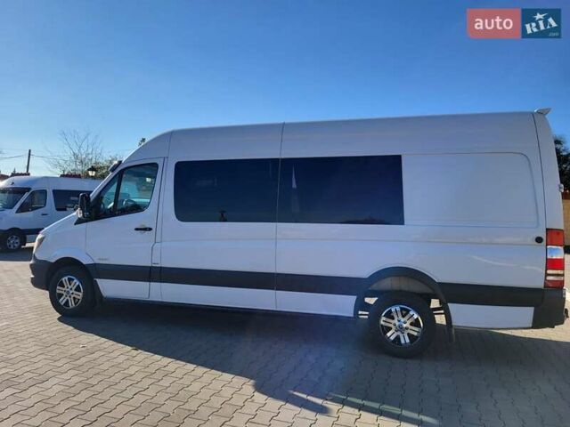 Белый Мерседес Sprinter, объемом двигателя 2.99 л и пробегом 580 тыс. км за 27500 $, фото 4 на Automoto.ua