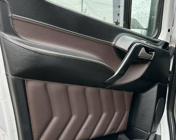 Білий Мерседес Sprinter, об'ємом двигуна 2.14 л та пробігом 736 тис. км за 38700 $, фото 7 на Automoto.ua
