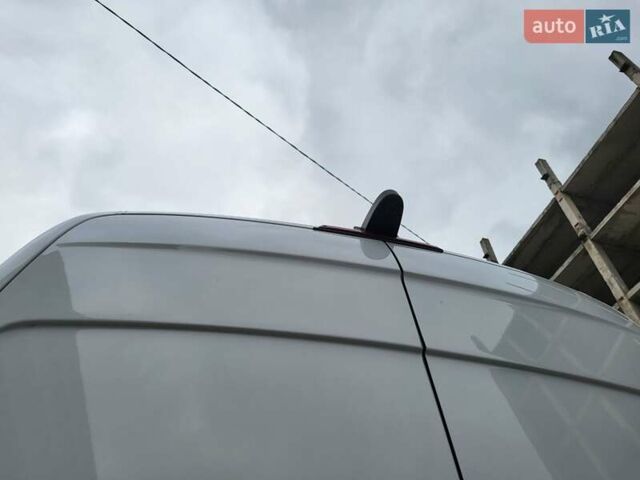 Белый Мерседес Sprinter, объемом двигателя 0 л и пробегом 410 тыс. км за 39000 $, фото 18 на Automoto.ua