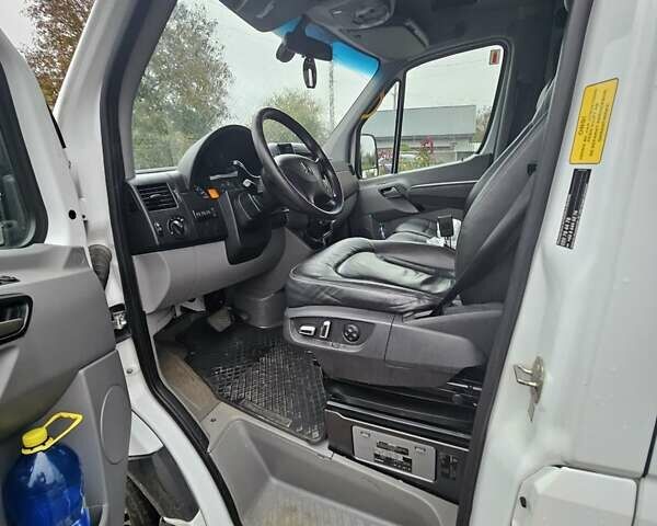 Білий Мерседес Sprinter, об'ємом двигуна 2.14 л та пробігом 320 тис. км за 25600 $, фото 14 на Automoto.ua