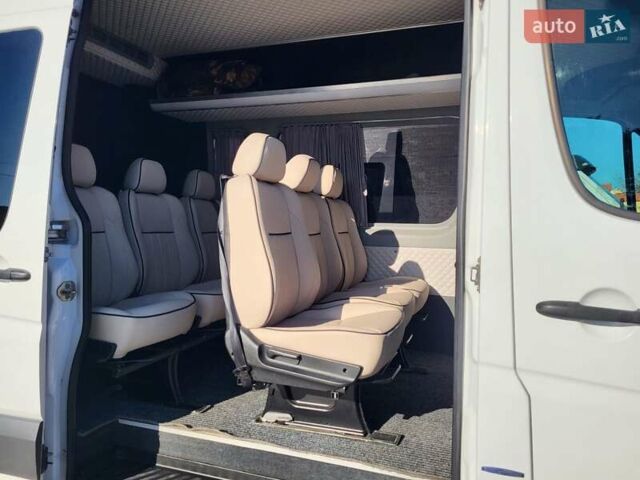 Белый Мерседес Sprinter, объемом двигателя 2.99 л и пробегом 580 тыс. км за 27500 $, фото 6 на Automoto.ua