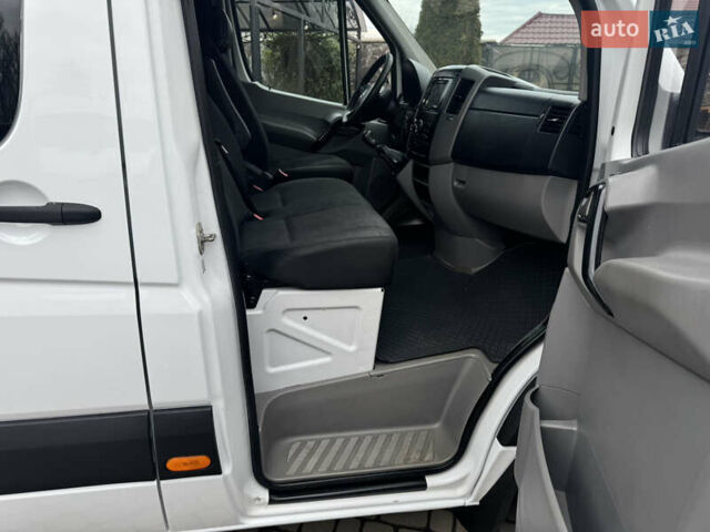 Белый Мерседес Sprinter, объемом двигателя 2.14 л и пробегом 564 тыс. км за 22999 $, фото 22 на Automoto.ua