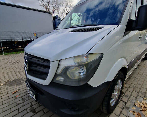 Белый Мерседес Sprinter, объемом двигателя 0 л и пробегом 870 тыс. км за 19000 $, фото 3 на Automoto.ua