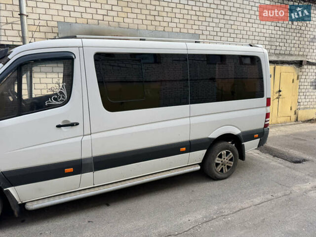 Белый Мерседес Sprinter, объемом двигателя 2.14 л и пробегом 380 тыс. км за 18500 $, фото 3 на Automoto.ua