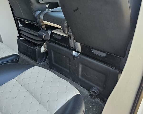 Белый Мерседес Sprinter, объемом двигателя 2.3 л и пробегом 580 тыс. км за 23000 $, фото 6 на Automoto.ua