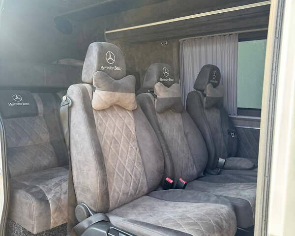 Белый Мерседес Sprinter, объемом двигателя 0 л и пробегом 314 тыс. км за 38660 $, фото 3 на Automoto.ua
