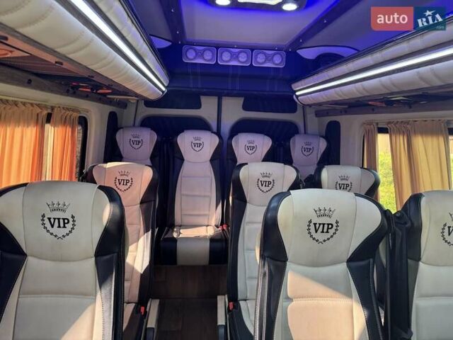 Белый Мерседес Sprinter, объемом двигателя 2.99 л и пробегом 272 тыс. км за 48000 $, фото 6 на Automoto.ua