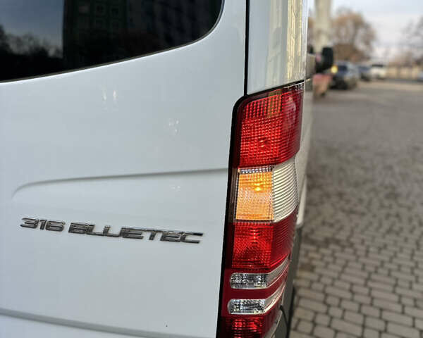 Белый Мерседес Sprinter, объемом двигателя 2.2 л и пробегом 385 тыс. км за 18500 $, фото 10 на Automoto.ua