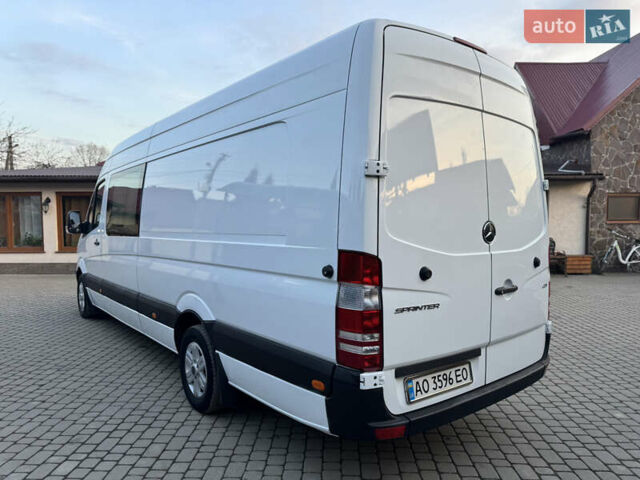 Белый Мерседес Sprinter, объемом двигателя 2.14 л и пробегом 564 тыс. км за 22999 $, фото 4 на Automoto.ua