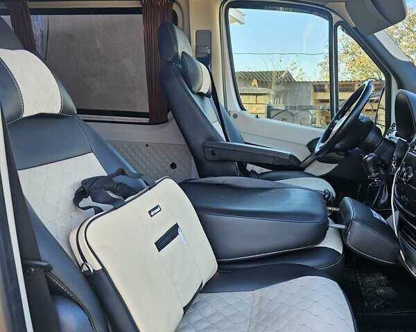 Белый Мерседес Sprinter, объемом двигателя 2.3 л и пробегом 580 тыс. км за 23000 $, фото 3 на Automoto.ua
