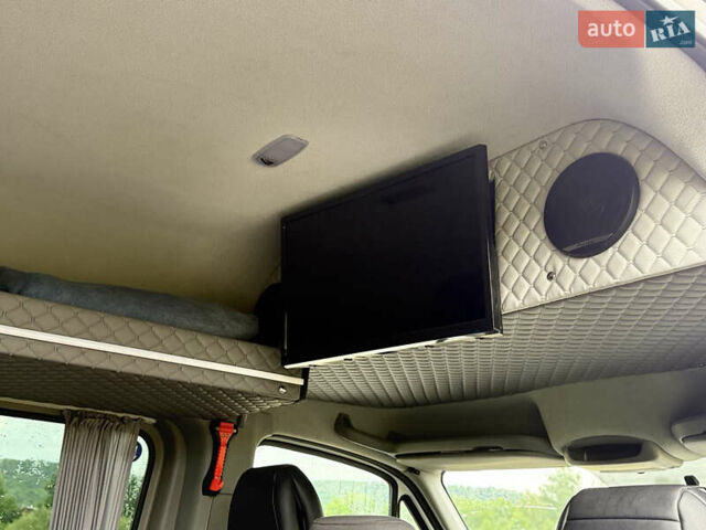Белый Мерседес Sprinter, объемом двигателя 2.2 л и пробегом 384 тыс. км за 21000 $, фото 4 на Automoto.ua