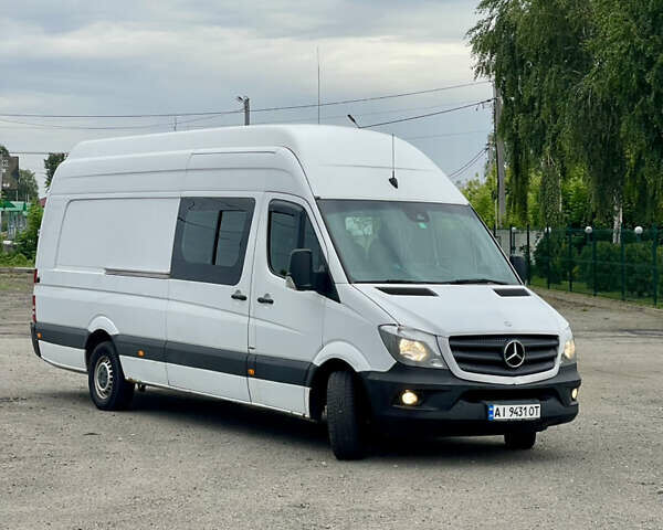 Белый Мерседес Sprinter, объемом двигателя 2.1 л и пробегом 545 тыс. км за 23990 $, фото 1 на Automoto.ua