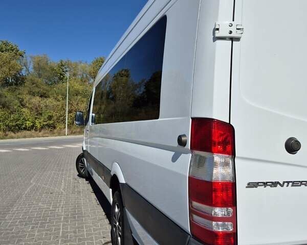 Белый Мерседес Sprinter, объемом двигателя 0 л и пробегом 410 тыс. км за 39000 $, фото 3 на Automoto.ua