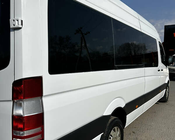 Белый Мерседес Sprinter, объемом двигателя 2.14 л и пробегом 347 тыс. км за 22500 $, фото 5 на Automoto.ua