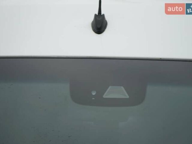 Белый Мерседес Sprinter, объемом двигателя 2.14 л и пробегом 320 тыс. км за 18595 $, фото 8 на Automoto.ua