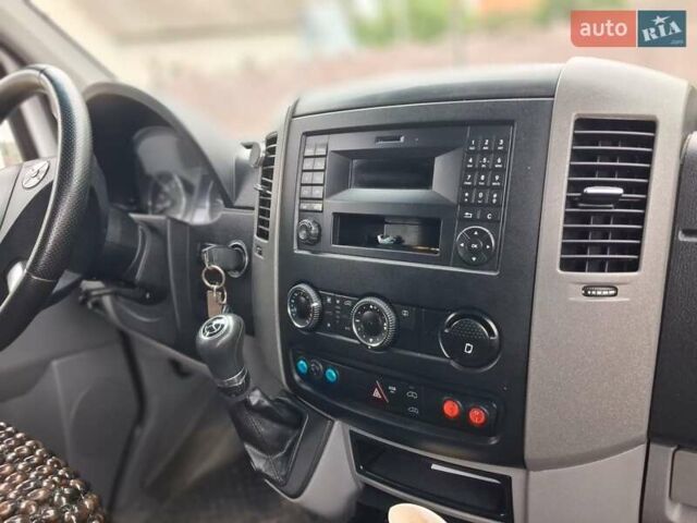 Белый Мерседес Sprinter, объемом двигателя 3 л и пробегом 430 тыс. км за 30506 $, фото 11 на Automoto.ua