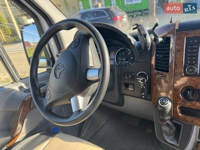 Белый Мерседес Sprinter, объемом двигателя 2.99 л и пробегом 272 тыс. км за 48000 $, фото 4 на Automoto.ua
