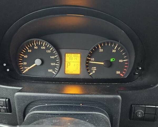 Білий Мерседес Sprinter, об'ємом двигуна 2.14 л та пробігом 320 тис. км за 25600 $, фото 17 на Automoto.ua