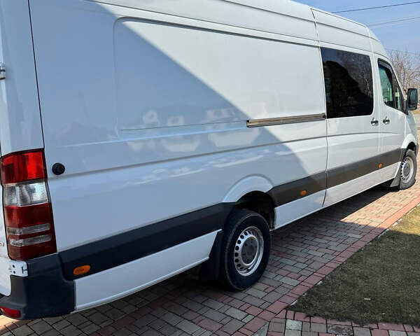 Белый Мерседес Sprinter, объемом двигателя 0 л и пробегом 314 тыс. км за 38660 $, фото 2 на Automoto.ua