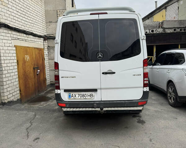 Белый Мерседес Sprinter, объемом двигателя 2.14 л и пробегом 380 тыс. км за 18500 $, фото 4 на Automoto.ua