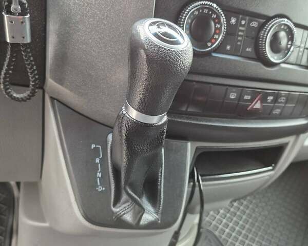 Белый Мерседес Sprinter, объемом двигателя 2.1 л и пробегом 395 тыс. км за 18300 $, фото 5 на Automoto.ua