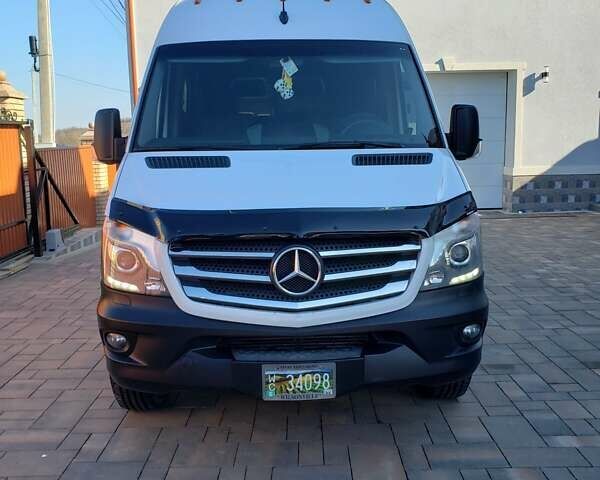 Белый Мерседес Sprinter, объемом двигателя 0 л и пробегом 48 тыс. км за 57000 $, фото 4 на Automoto.ua