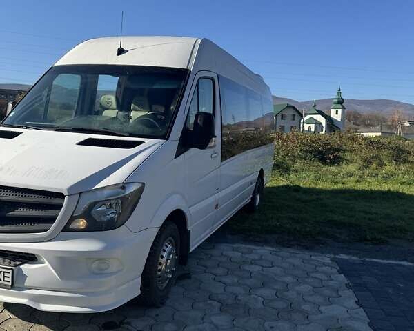 Белый Мерседес Sprinter, объемом двигателя 2.99 л и пробегом 272 тыс. км за 48000 $, фото 1 на Automoto.ua