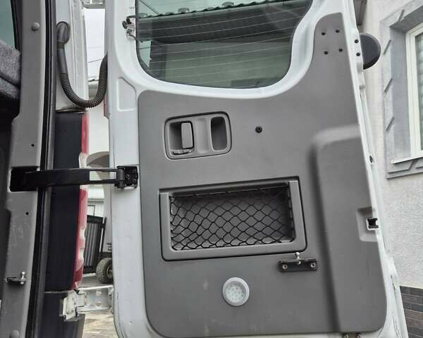 Белый Мерседес Sprinter, объемом двигателя 2.1 л и пробегом 395 тыс. км за 18300 $, фото 21 на Automoto.ua