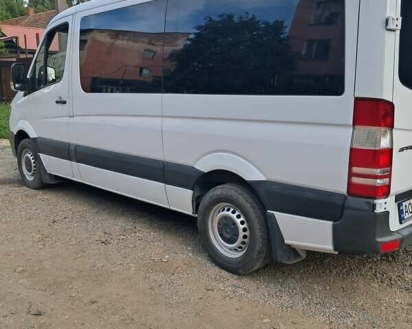 Белый Мерседес Sprinter, объемом двигателя 2.14 л и пробегом 380 тыс. км за 21000 $, фото 1 на Automoto.ua