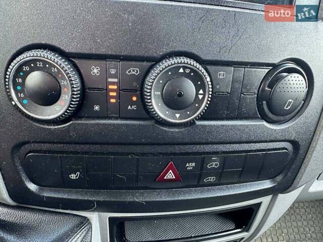 Белый Мерседес Sprinter, объемом двигателя 2.1 л и пробегом 339 тыс. км за 24300 $, фото 19 на Automoto.ua