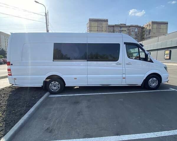 Белый Мерседес Sprinter, объемом двигателя 2.14 л и пробегом 530 тыс. км за 21500 $, фото 2 на Automoto.ua