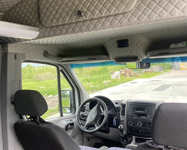 Белый Мерседес Sprinter, объемом двигателя 2.1 л и пробегом 325 тыс. км за 25000 $, фото 31 на Automoto.ua