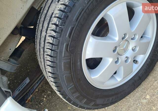 Білий Мерседес Sprinter, об'ємом двигуна 2.2 л та пробігом 410 тис. км за 31999 $, фото 24 на Automoto.ua