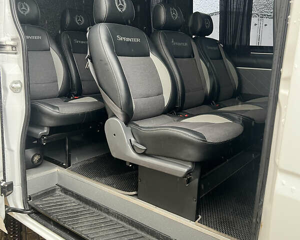Белый Мерседес Sprinter, объемом двигателя 2.14 л и пробегом 550 тыс. км за 38800 $, фото 2 на Automoto.ua