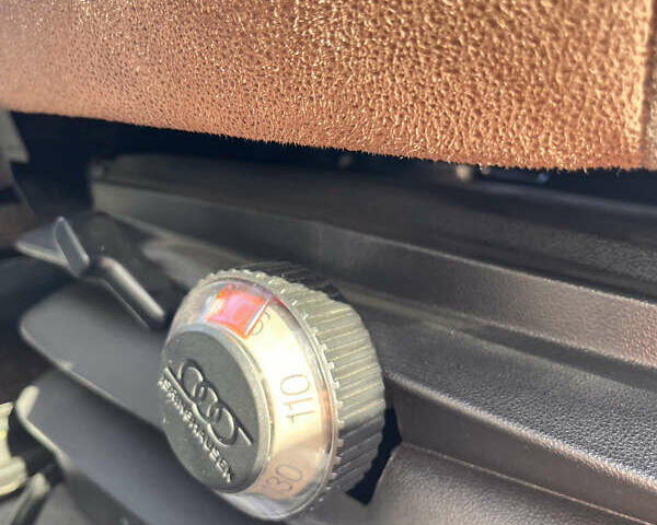 Белый Мерседес Sprinter, объемом двигателя 3 л и пробегом 895 тыс. км за 23700 $, фото 13 на Automoto.ua