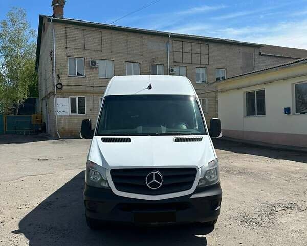 Белый Мерседес Sprinter, объемом двигателя 2.3 л и пробегом 252 тыс. км за 33900 $, фото 2 на Automoto.ua