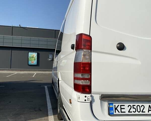 Белый Мерседес Sprinter, объемом двигателя 2.14 л и пробегом 530 тыс. км за 21500 $, фото 17 на Automoto.ua