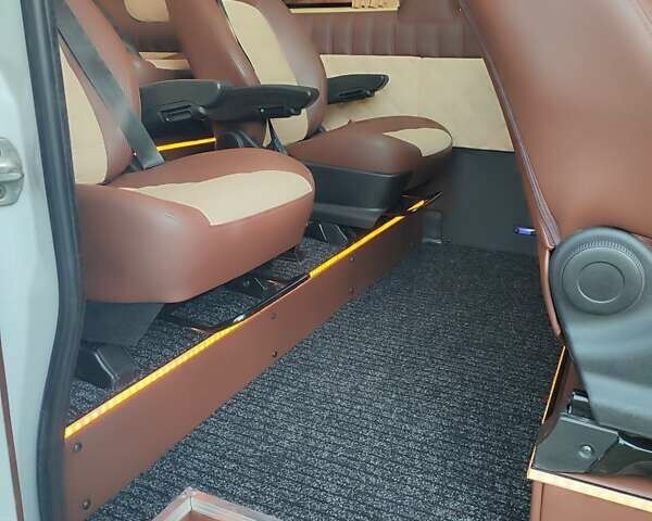 Белый Мерседес Sprinter, объемом двигателя 2.1 л и пробегом 800 тыс. км за 22000 $, фото 30 на Automoto.ua