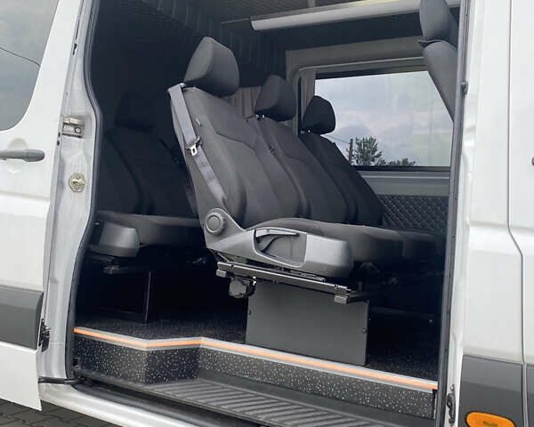 Белый Мерседес Sprinter, объемом двигателя 2.1 л и пробегом 325 тыс. км за 25000 $, фото 15 на Automoto.ua