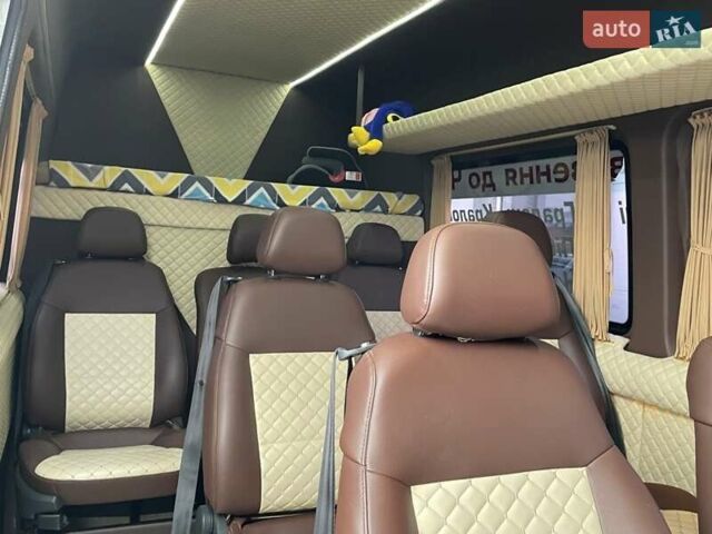 Белый Мерседес Sprinter, объемом двигателя 2.2 л и пробегом 737 тыс. км за 25000 $, фото 38 на Automoto.ua