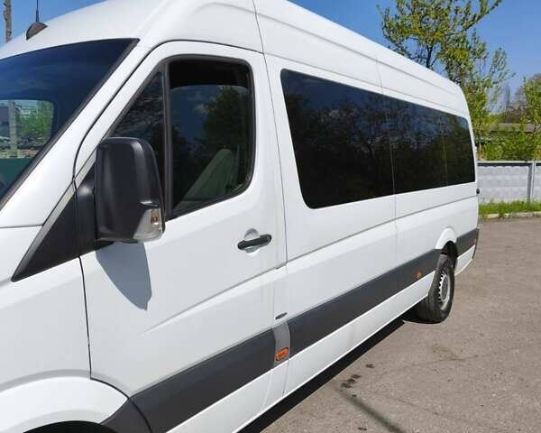 Белый Мерседес Sprinter, объемом двигателя 2.14 л и пробегом 338 тыс. км за 24700 $, фото 3 на Automoto.ua