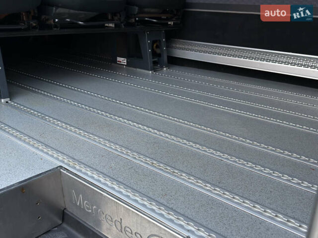 Белый Мерседес Sprinter, объемом двигателя 2.2 л и пробегом 519 тыс. км за 17900 $, фото 19 на Automoto.ua