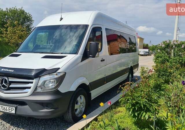 Белый Мерседес Sprinter, объемом двигателя 2.2 л и пробегом 345 тыс. км за 32999 $, фото 2 на Automoto.ua