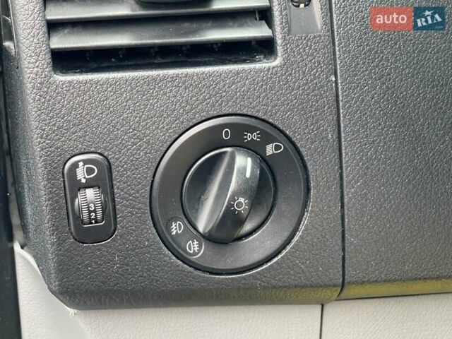 Белый Мерседес Sprinter, объемом двигателя 2.2 л и пробегом 737 тыс. км за 25000 $, фото 30 на Automoto.ua