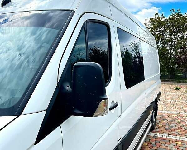 Белый Мерседес Sprinter, объемом двигателя 3 л и пробегом 324 тыс. км за 30200 $, фото 6 на Automoto.ua