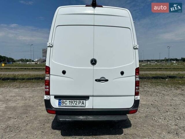 Белый Мерседес Sprinter, объемом двигателя 2.1 л и пробегом 339 тыс. км за 24300 $, фото 9 на Automoto.ua