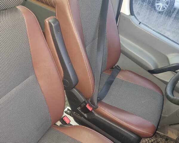 Белый Мерседес Sprinter, объемом двигателя 2.2 л и пробегом 243 тыс. км за 16250 $, фото 10 на Automoto.ua