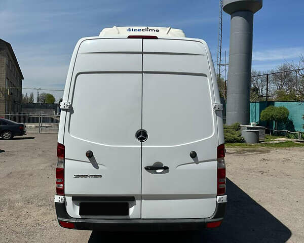 Белый Мерседес Sprinter, объемом двигателя 2.3 л и пробегом 252 тыс. км за 33900 $, фото 5 на Automoto.ua