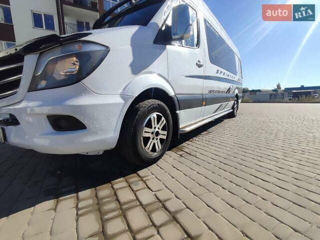 Белый Мерседес Sprinter, объемом двигателя 2.1 л и пробегом 800 тыс. км за 22000 $, фото 2 на Automoto.ua