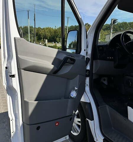 Білий Мерседес Sprinter, об'ємом двигуна 2.2 л та пробігом 320 тис. км за 24900 $, фото 4 на Automoto.ua